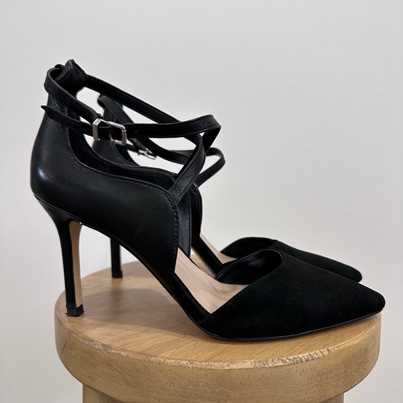 Saks Fifth Avenue Black Heels - Size 6 1/2 - Picture 1 of 10